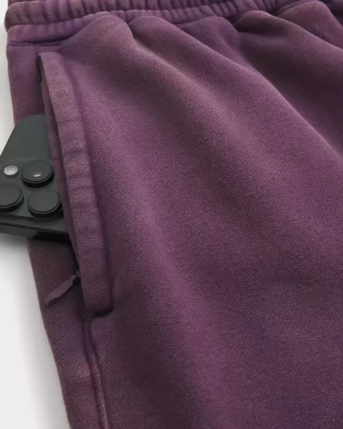Pantaloni scurți largi din lână deasupra genunchiului Pantaloni scurți largi din lână deasupra genunchiului