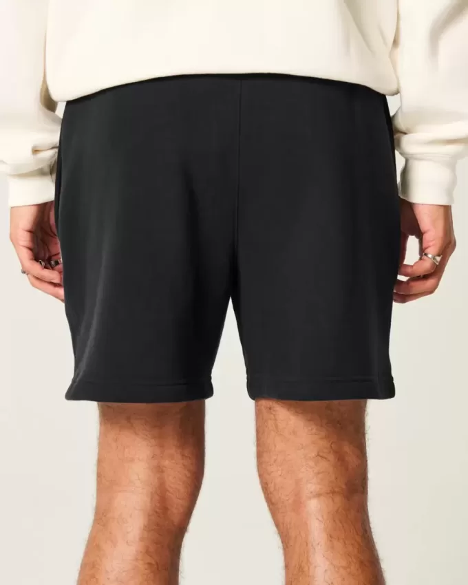Pantaloni scurți lângi din lână la jumătatea coapsei Pantaloni scurți lângi din lână la jumătatea coapsei