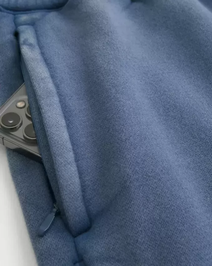 Pantaloni scurți lângi din lână la jumătatea coapsei