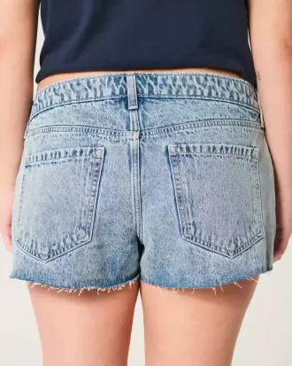 Pantaloni scurți mini din denim cu talie joasă, cu spalare ușoară