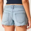 Pantaloni scurți mini din denim cu talie joasă, rupte, cu spalare medie Pantaloni scurți mini din denim cu talie joasă, rupte, cu spalare medie