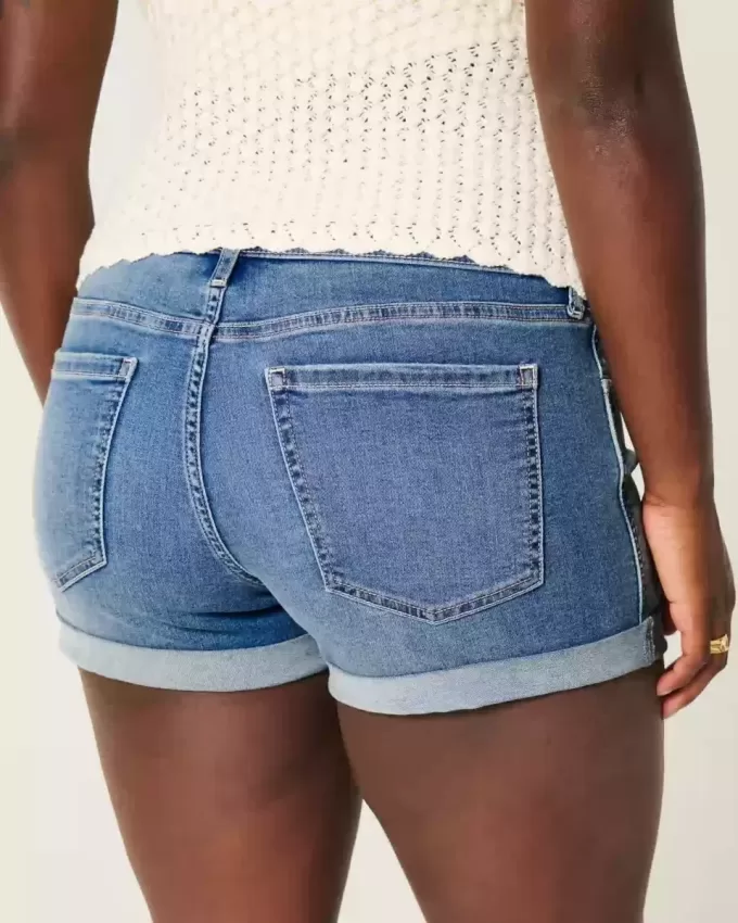 Pantaloni scurti din denim cu talie joasă, cu spalare medie Pantaloni scurti din denim cu talie joasă, cu spalare medie