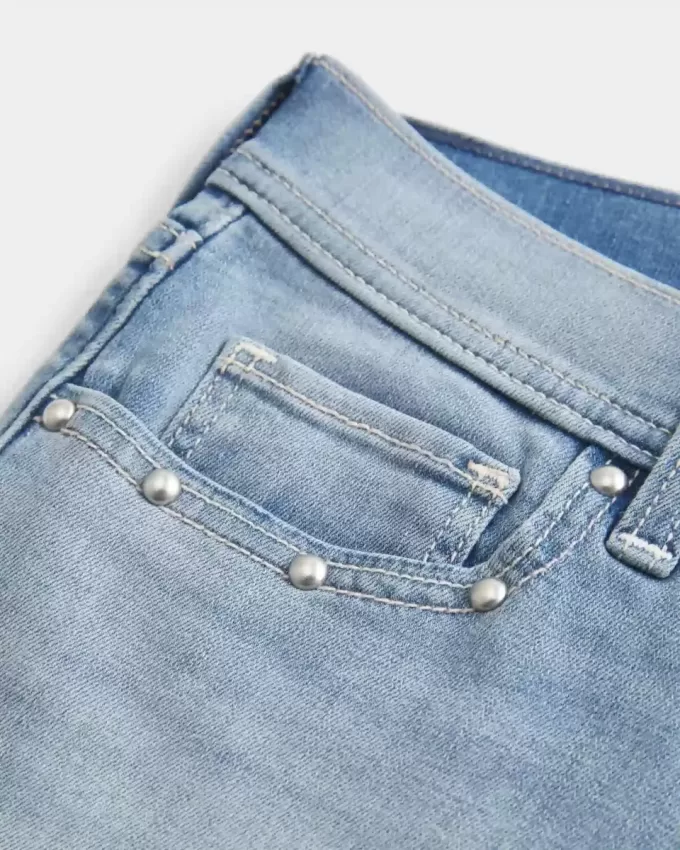 Pantaloni scurti din denim cu talie joasă, cu spalare medie Pantaloni scurti din denim cu talie joasă, cu spalare medie