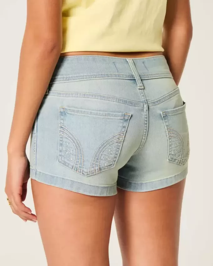Pantaloni scurti din denim, cu talie joasă, cu spalare ușoară Pantaloni scurti din denim, cu talie joasă, cu spalare ușoară