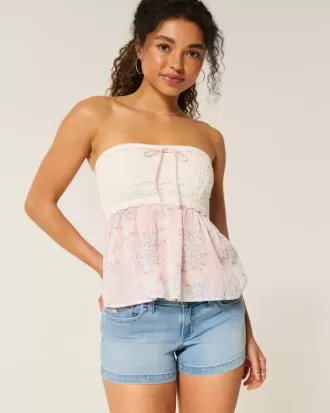 Pantaloni scurti din denim cu talie joasă, cu spalare ușoară, brodate florale