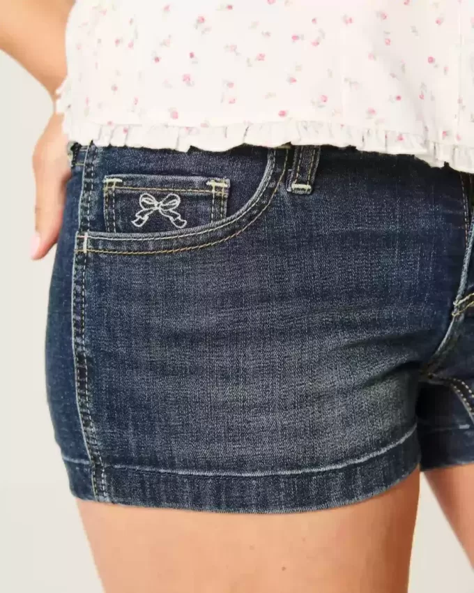 Pantaloni scurti din denim, cu talie joasă, spalat la culoare închisă Pantaloni scurti din denim, cu talie joasă, spalat la culoare închisă
