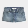 Pantaloni scurti din denim, cu talie joasă, spălat ușor Pantaloni scurti din denim, cu talie joasă, spălat ușor