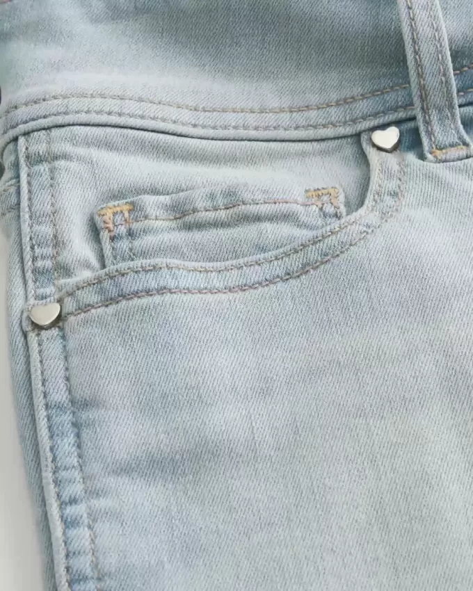 Pantaloni scurti din denim, cu talie joasă, spălat ușor Pantaloni scurti din denim, cu talie joasă, spălat ușor