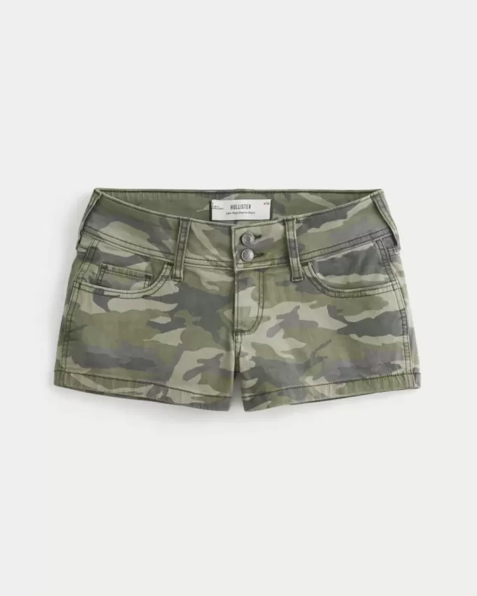 Pantaloni scurti Y2K Camo cu talie joasa din sarg Pantaloni scurti Y2K Camo cu talie joasa din sarg