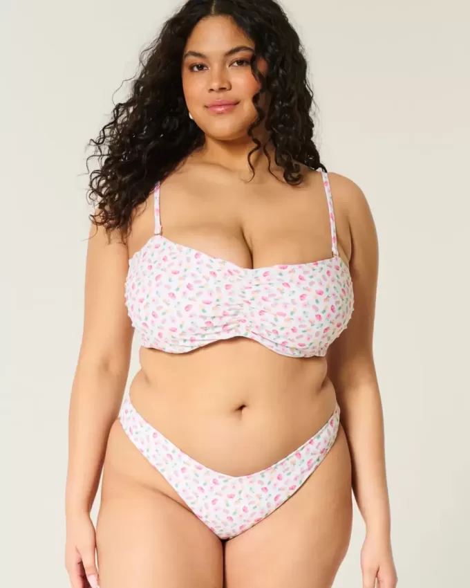Partea de jos de bikini cu picioare înalte Partea de jos de bikini cu picioare înalte