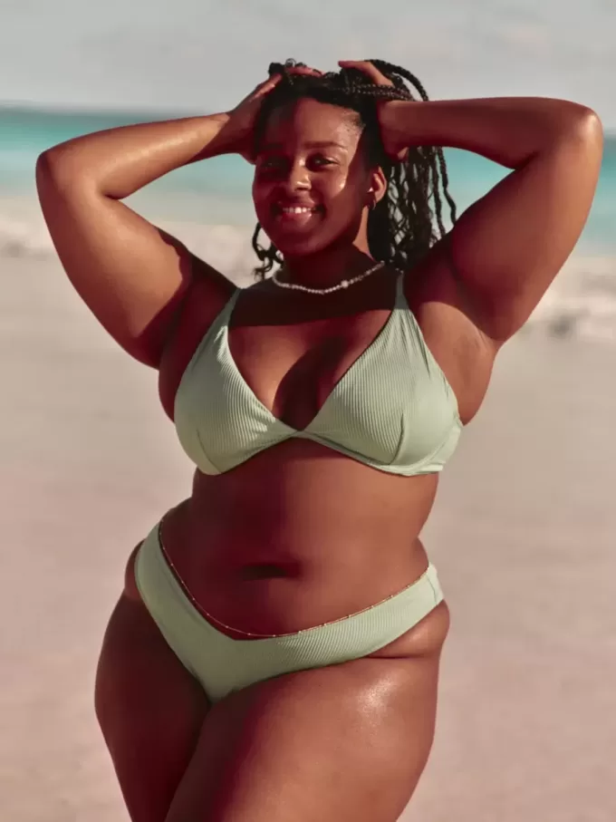 Partea de jos de bikini cu picior înalt cu nervură Partea de jos de bikini cu picior înalt cu nervură