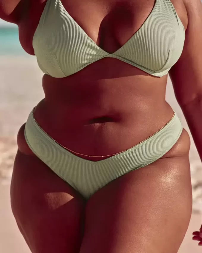 Partea de jos de bikini cu picior înalt cu nervură Partea de jos de bikini cu picior înalt cu nervură
