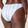Partea de jos de bikini curbat cu picioare înalte și talie înaltă, cu nervuri Partea de jos de bikini curbat cu picioare înalte și talie înaltă, cu nervuri