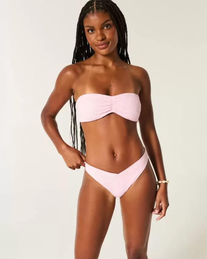 Partea de jos de bikini înfățișată din jacquard cu talie în V cu picioare înalte Partea de jos de bikini înfățișată din jacquard cu talie în V cu picioare înalte