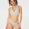 Partea de jos de bikini obraznică cu picioare înalte în stil croșetat Partea de jos de bikini obraznică cu picioare înalte în stil croșetat
