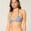 Partea de sus de bikini triunghi cu tricot în stil croșetat Partea de sus de bikini triunghi cu tricot în stil croșetat