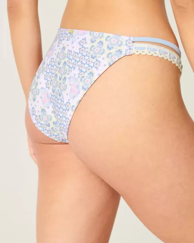 Partea inferioară de bikini cu bretele duble, în stil croșetat Partea inferioară de bikini cu bretele duble, în stil croșetat