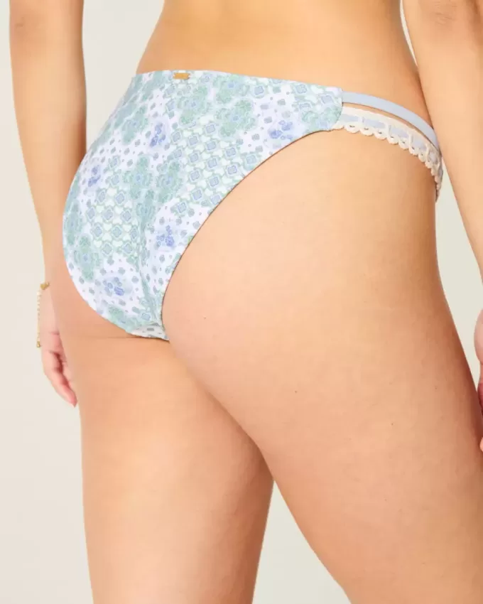 Partea inferioară de bikini cu bretele duble, în stil croșetat Partea inferioară de bikini cu bretele duble, în stil croșetat