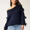 Pulover cu aplicație cu fundă fără umăr Pulover cu aplicație cu fundă fără umăr