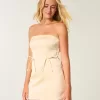 Rochie bodycon cu fundă fără bretele din satin Rochie bodycon cu fundă fără bretele din satin