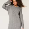 Rochie de pulover oversize din tricot cu cablu Rochie de pulover oversize din tricot cu cablu