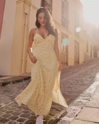 Rochie maxi cu spatele deschis