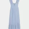 Rochie maxi pe umeri Rochie maxi pe umeri