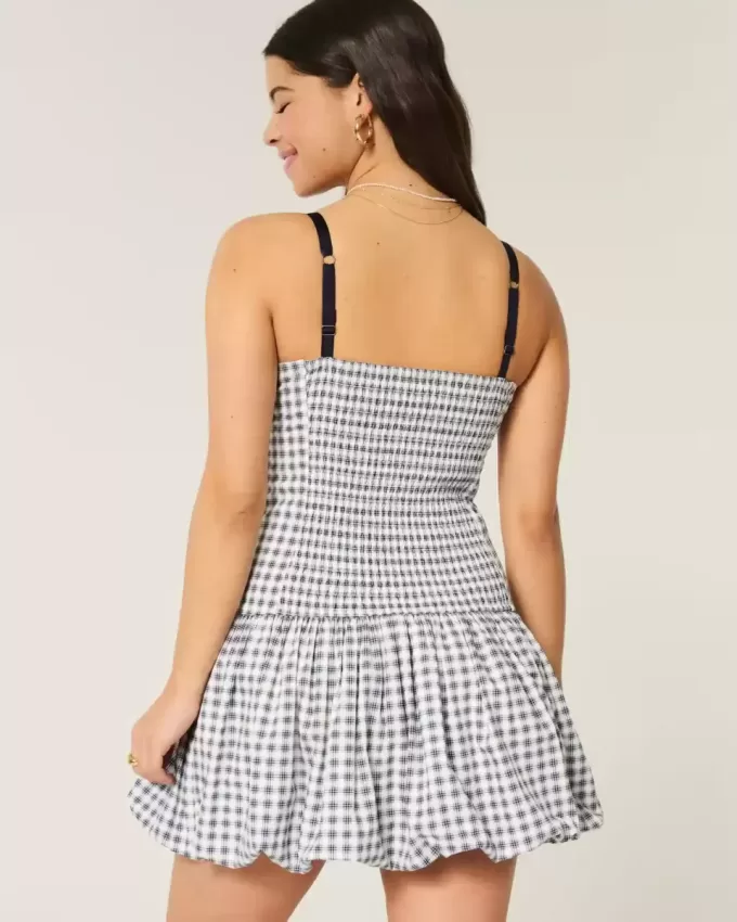 Rochie mini Bubble cu decolteu în V Rochie mini Bubble cu decolteu în V