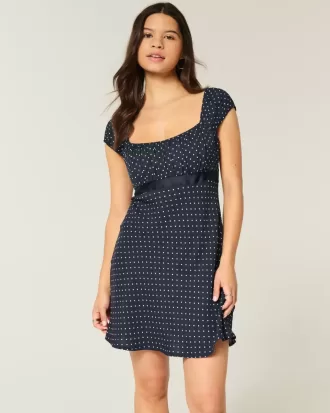 Rochie mini cu bandă de satin crep Rochie mini cu bandă de satin crep