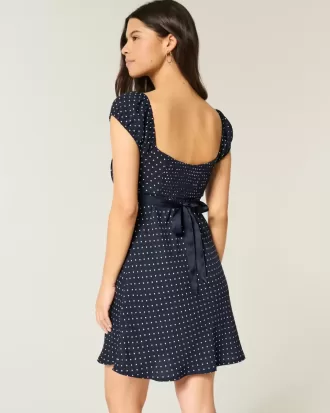 Rochie mini cu bandă de satin crep Rochie mini cu bandă de satin crep