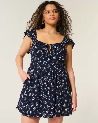 Rochie mini cu mâneci fluturate, talie în V