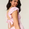Rochie mini cu mâneci fluturate, talie în V Rochie mini cu mâneci fluturate, talie în V