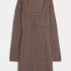 Rochie mini cu mâneci lungi în stil croșetat Rochie mini cu mâneci lungi în stil croșetat