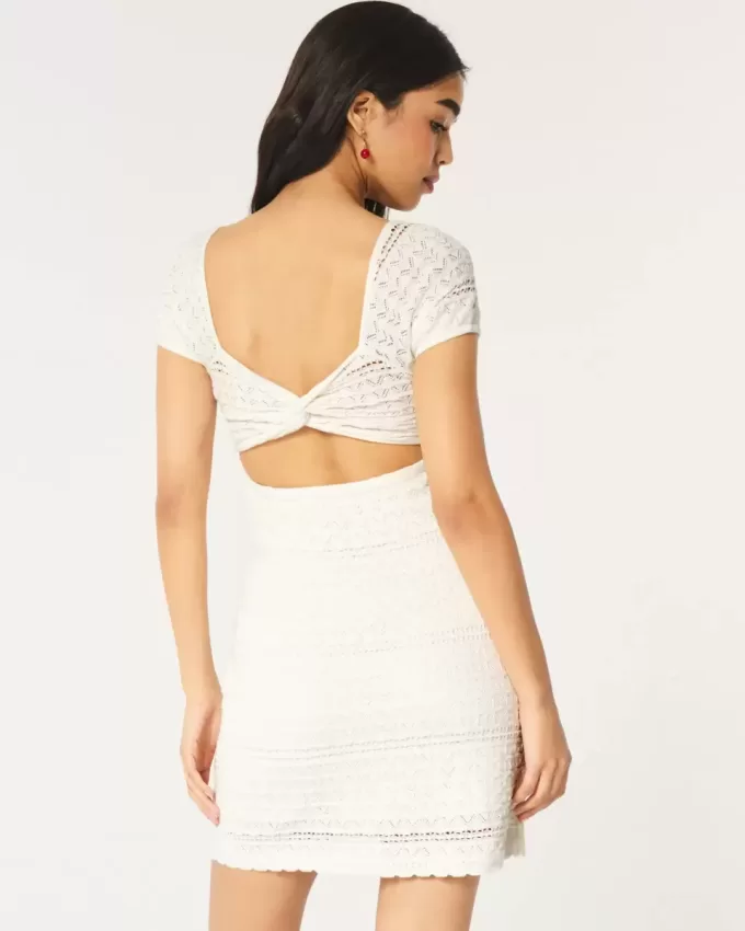Rochie mini cu mâneci scurte în stil croșetat Rochie mini cu mâneci scurte în stil croșetat