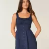 Rochie mini cu nasturi în față Rochie mini cu nasturi în față