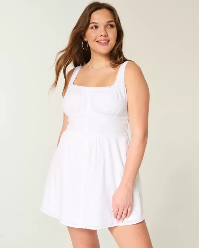 Rochie mini cu nasturi în față Rochie mini cu nasturi în față