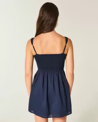 Rochie mini cu nasturi în față Rochie mini cu nasturi în față