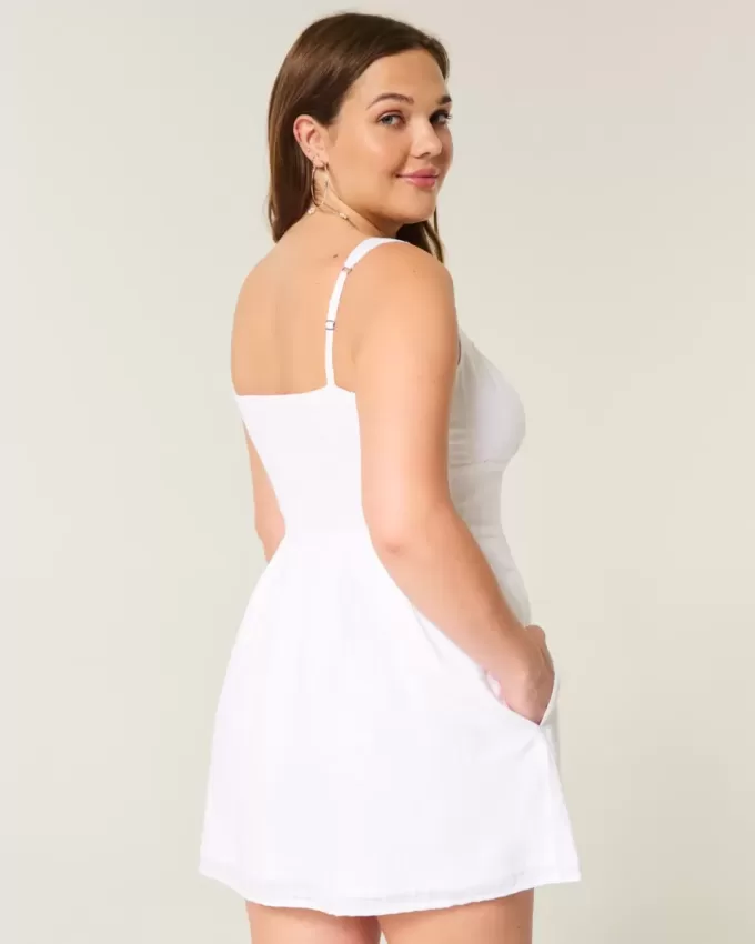 Rochie mini cu nasturi în față Rochie mini cu nasturi în față