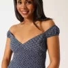 Rochie mini cu tiv asimetric fără umăr Rochie mini cu tiv asimetric fără umăr