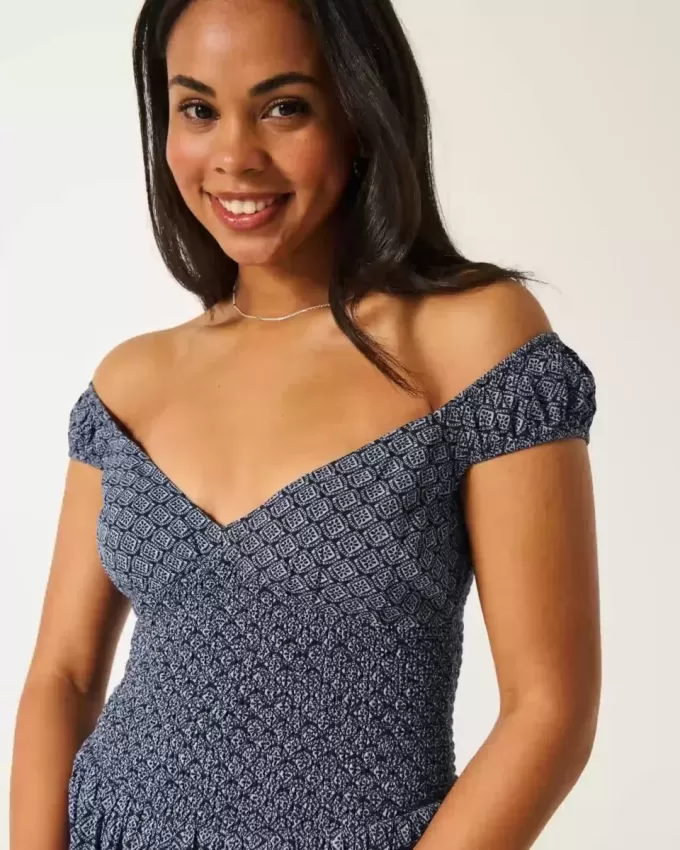 Rochie mini cu tiv asimetric fără umăr Rochie mini cu tiv asimetric fără umăr