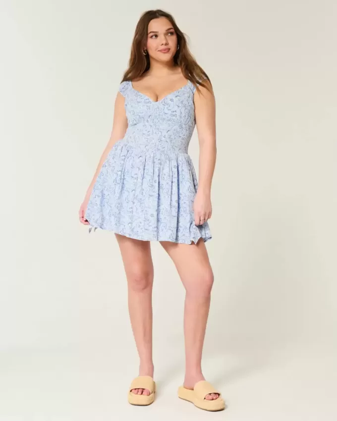 Rochie mini cu tiv asimetric fără umăr Rochie mini cu tiv asimetric fără umăr