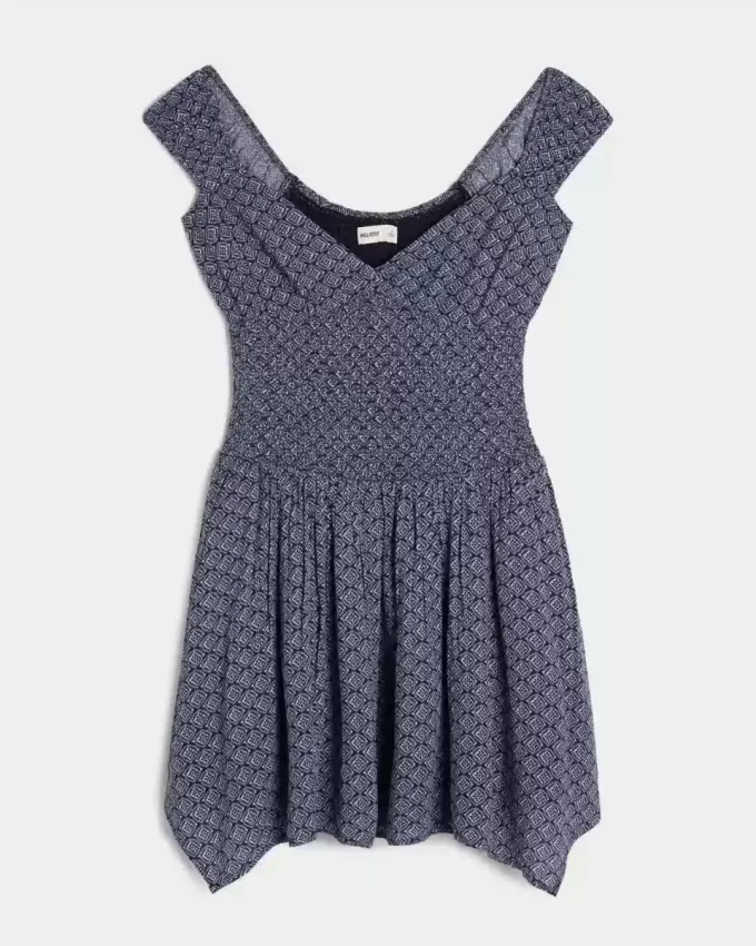 Rochie mini cu tiv asimetric fără umăr Rochie mini cu tiv asimetric fără umăr
