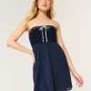 Rochie mini fără bretele în stil croșetat Rochie mini fără bretele în stil croșetat