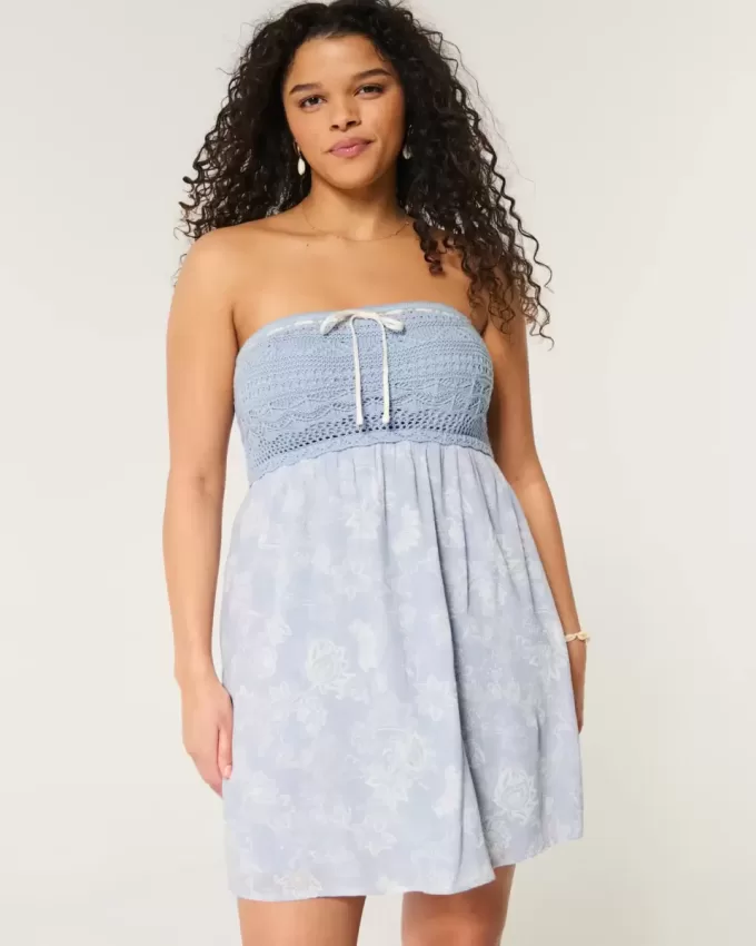 Rochie mini fără bretele în stil croșetat Rochie mini fără bretele în stil croșetat
