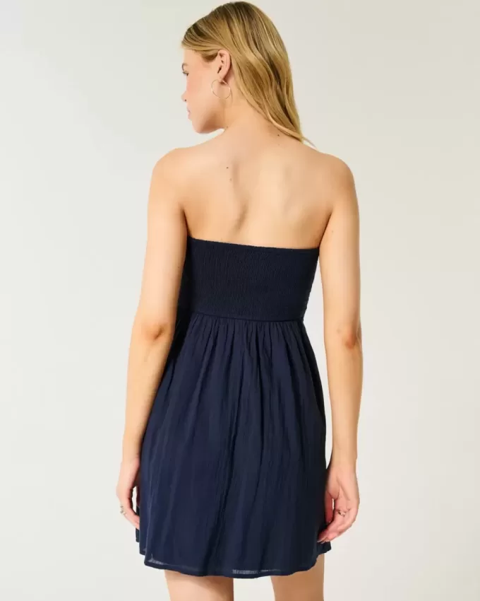 Rochie mini fără bretele în stil croșetat Rochie mini fără bretele în stil croșetat