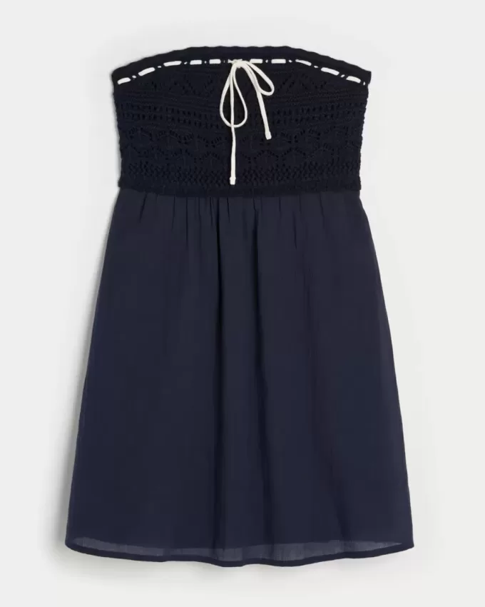 Rochie mini fără bretele în stil croșetat Rochie mini fără bretele în stil croșetat
