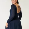 Rochie mini skater cu mânecă lungă, cu talie scăzută, în stil croșetat Rochie mini skater cu mânecă lungă, cu talie scăzută, în stil croșetat