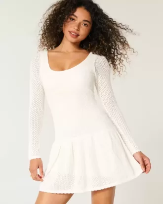 Rochie mini skater cu mâneci lungi în stil croșetat