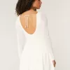 Rochie mini skater cu mâneci lungi în stil croșetat Rochie mini skater cu mâneci lungi în stil croșetat