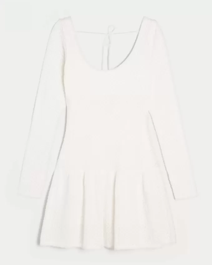 Rochie mini skater cu mâneci lungi în stil croșetat Rochie mini skater cu mâneci lungi în stil croșetat